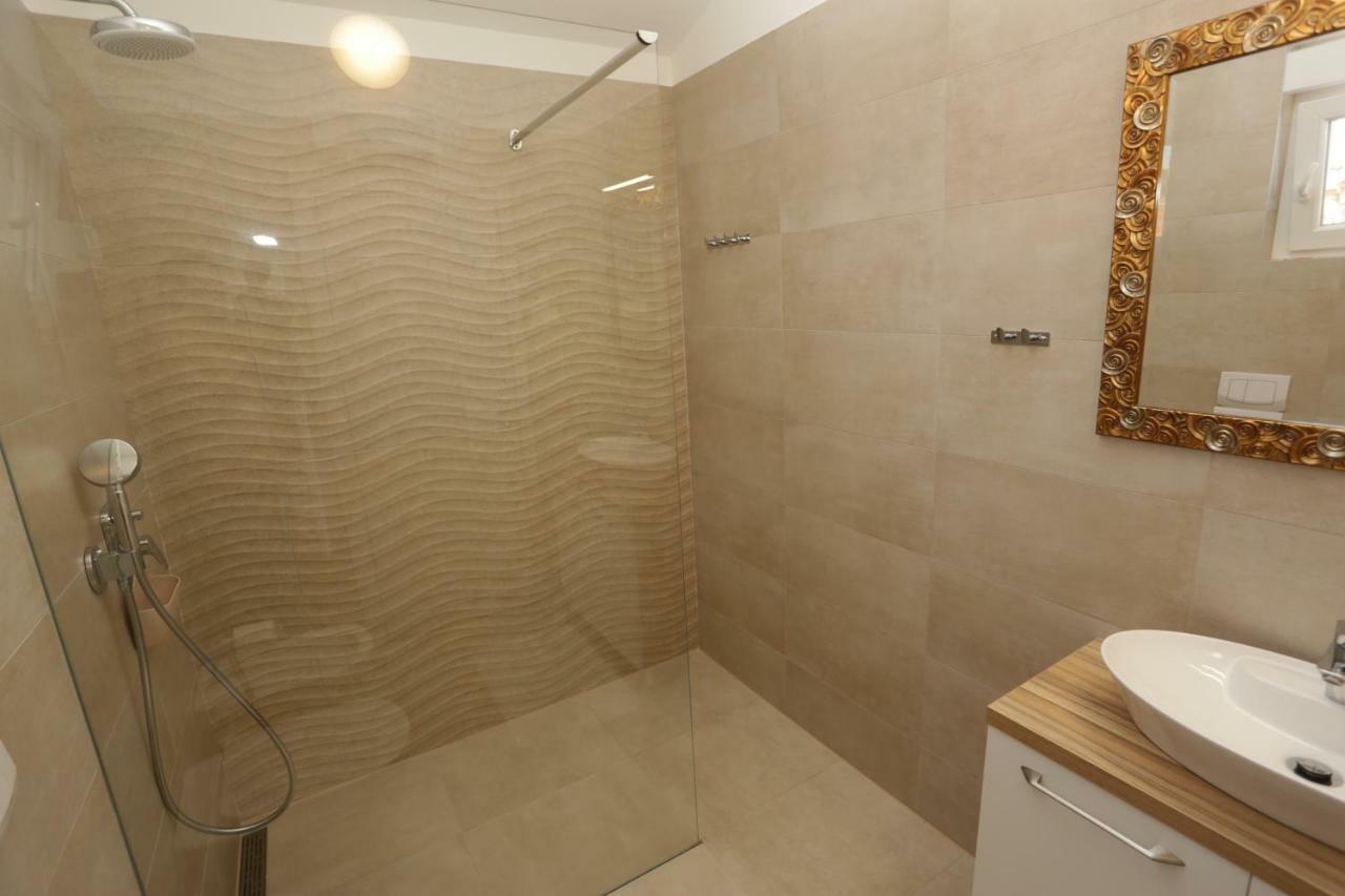 Luxury Villa Lidija Brzac Eksteriør bilde